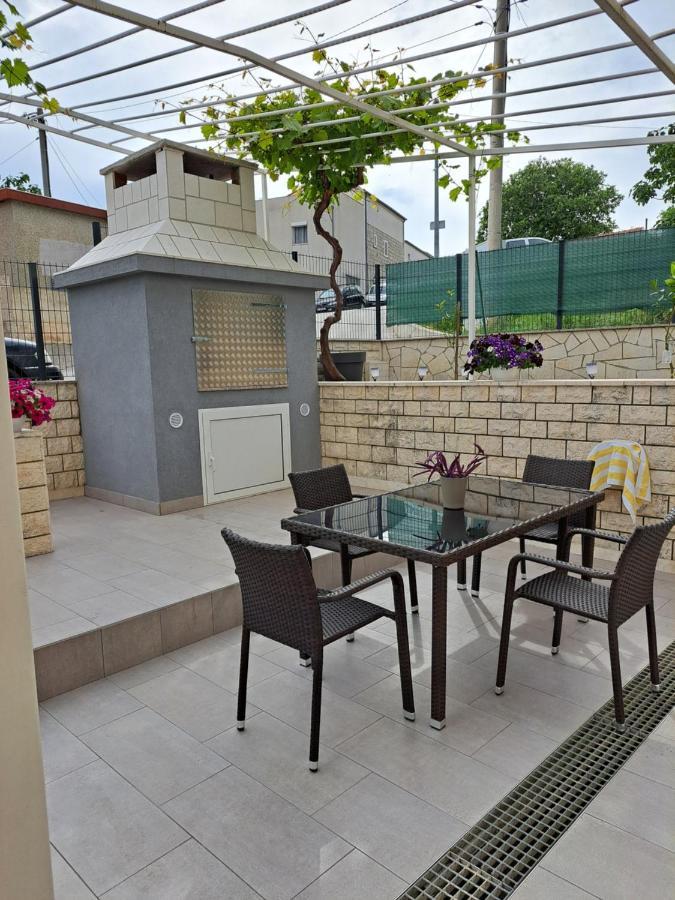 Apartment Deni Солин Экстерьер фото